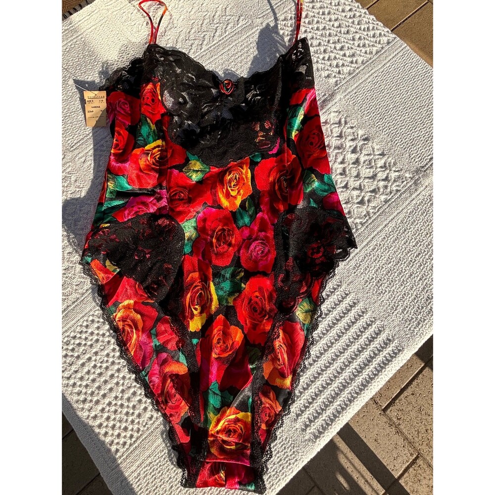 Vintage Women’s Lingerie 90s Teddy Floral Lace Pattern